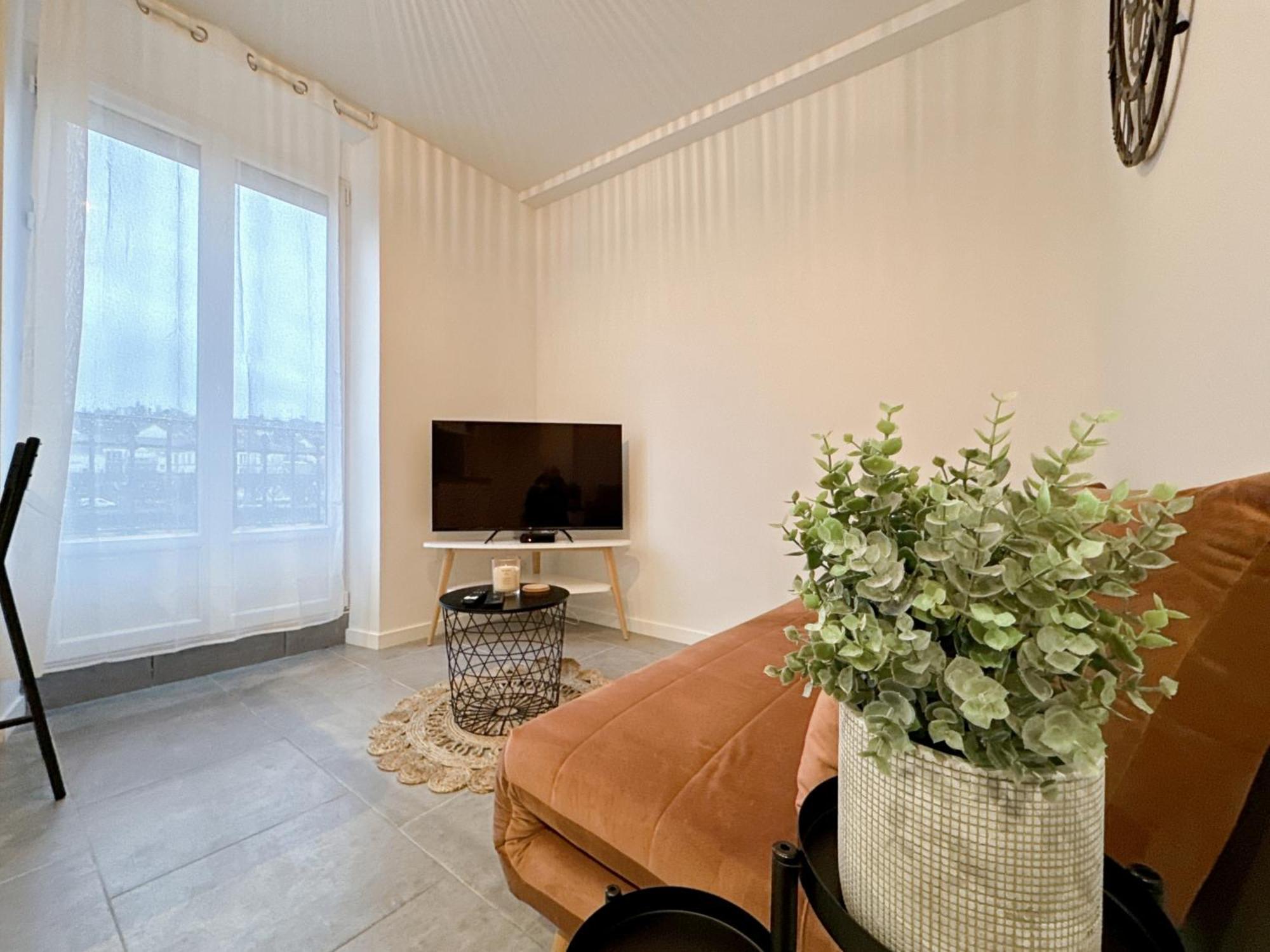 Le Cosy Lagny - Appartement Cosy Avec Balcon Vue Sur Marne מראה חיצוני תמונה